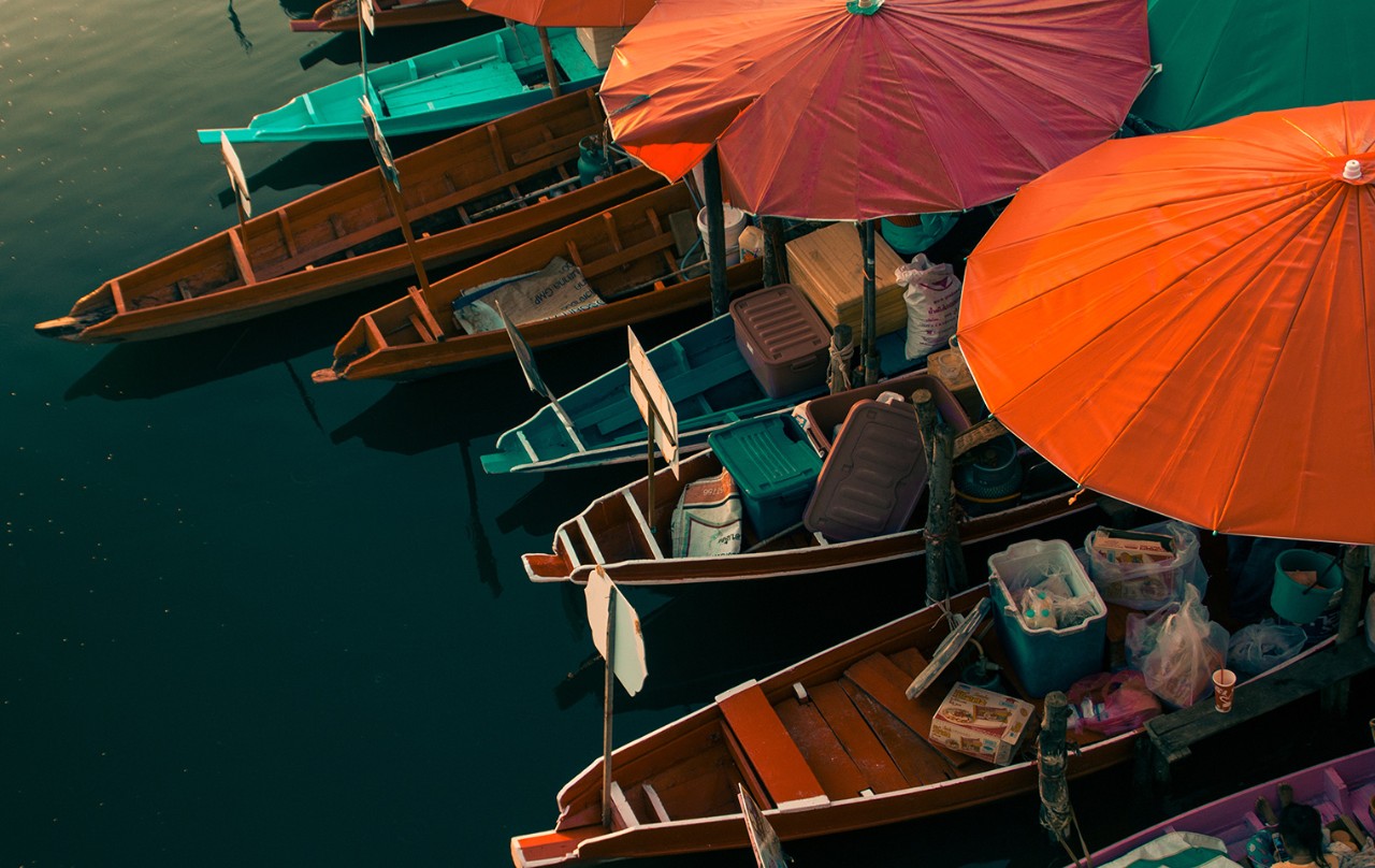 Canoes Canoes